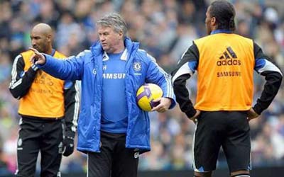 guus-hiddink-chelsea.jpg